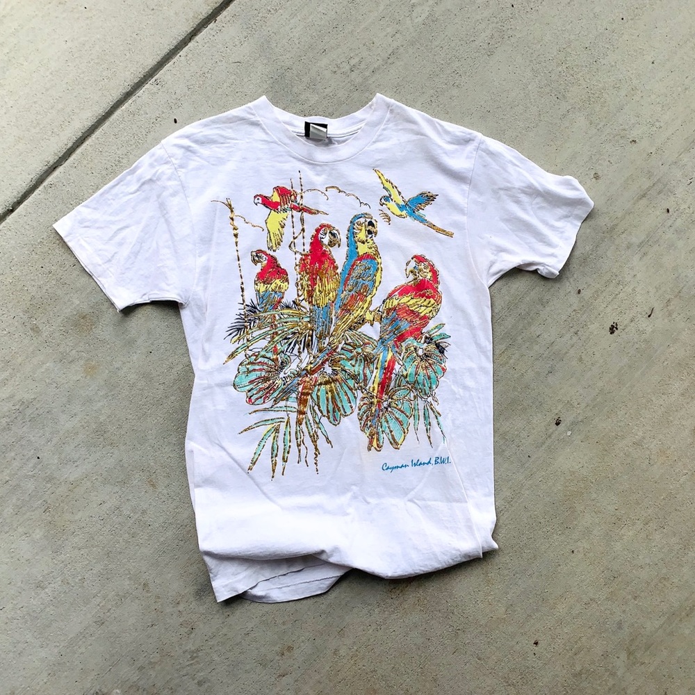 Vintage Retro 90s Y2K souvenir T-shirt parrots